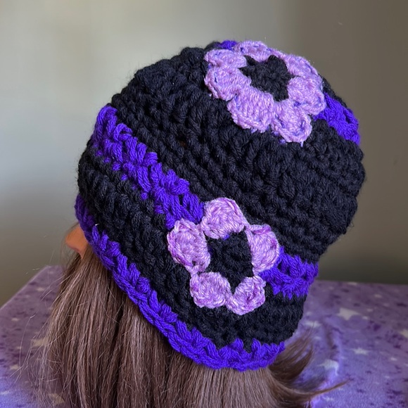 crochet hats Accessories - Crochet flower beanie double strings acrylic yarn medium new
